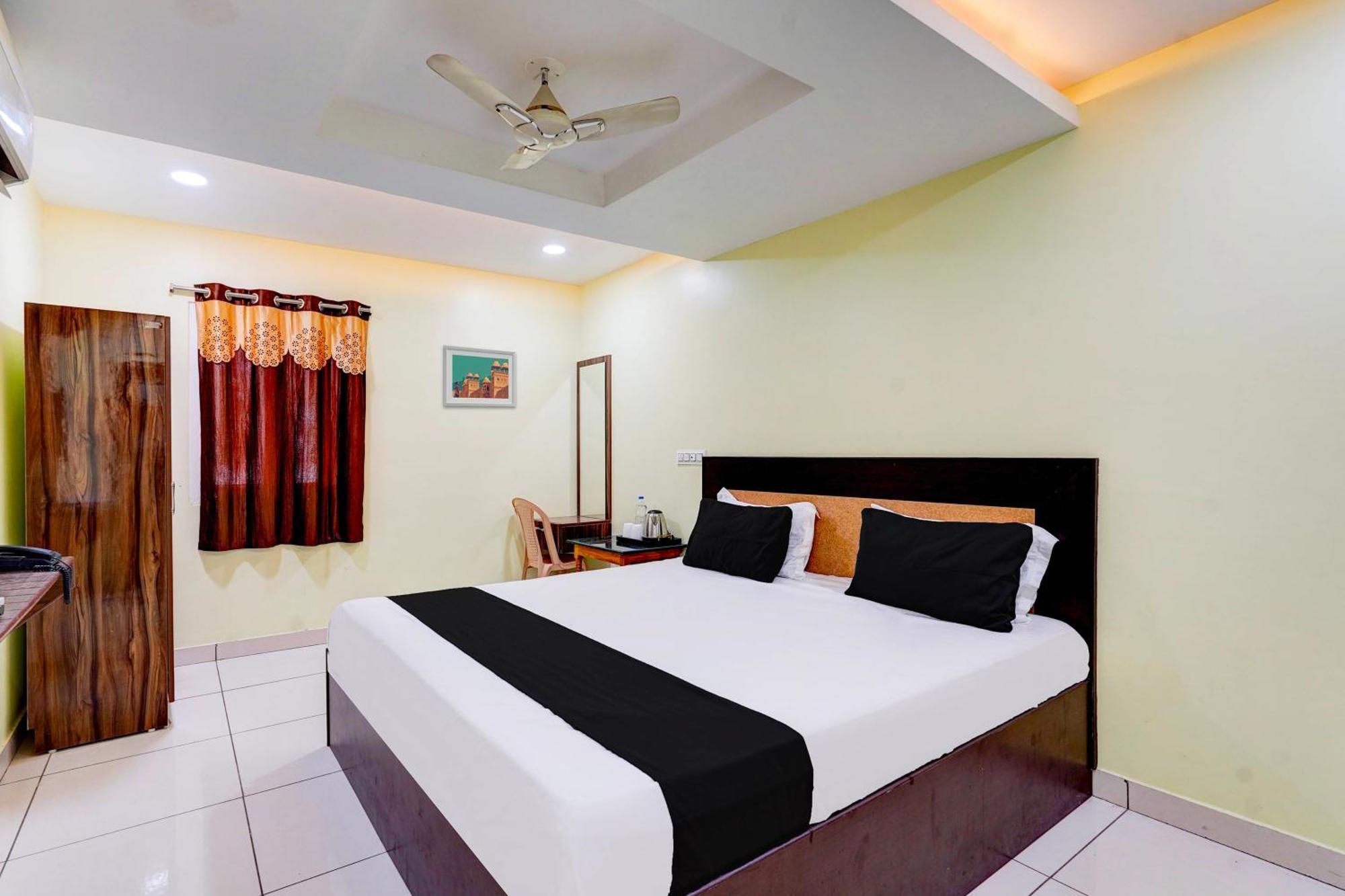 Super Hotel O Perungalathur Near Bus Stand Ченнаи Экстерьер фото