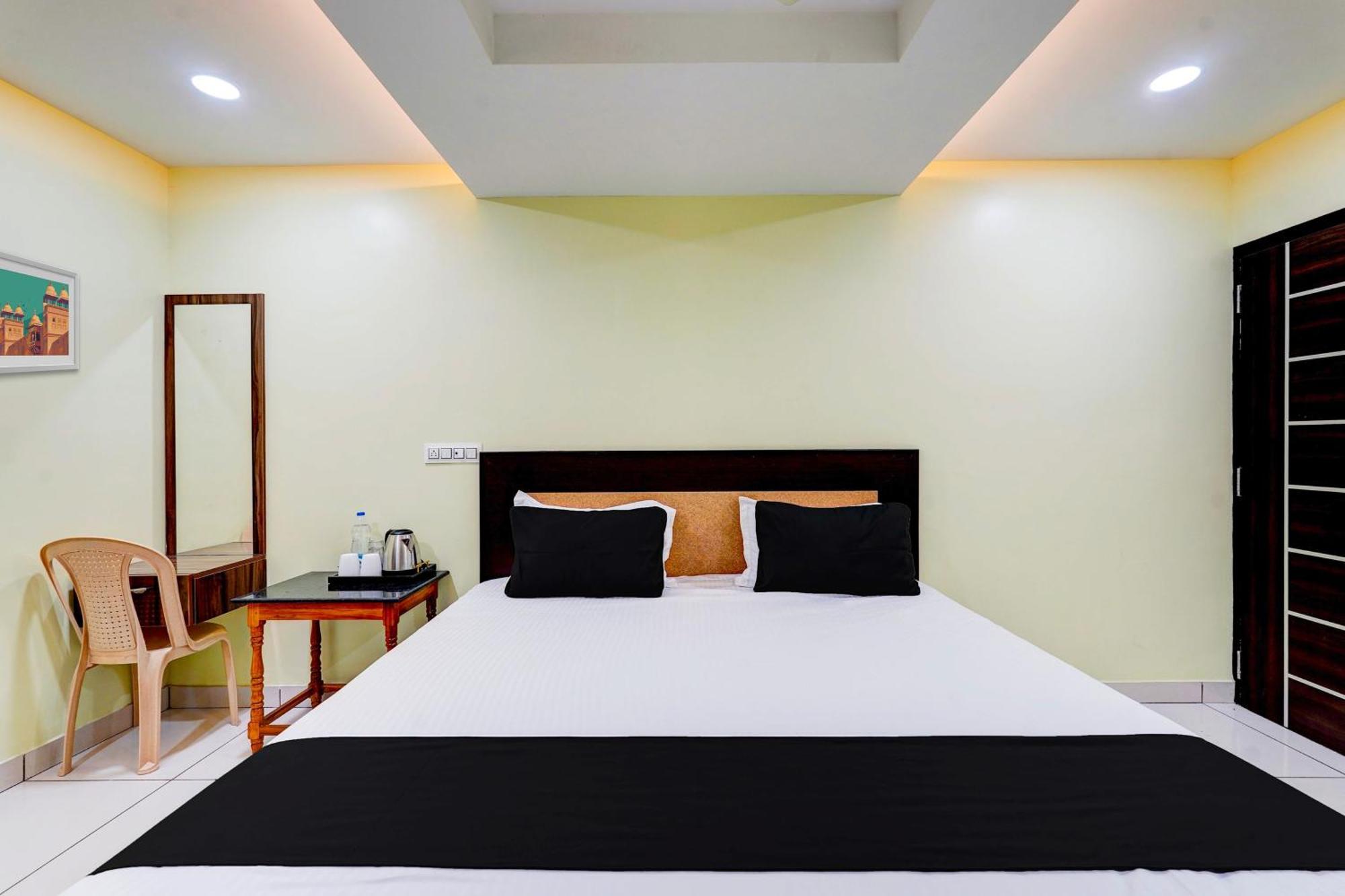 Super Hotel O Perungalathur Near Bus Stand Ченнаи Экстерьер фото