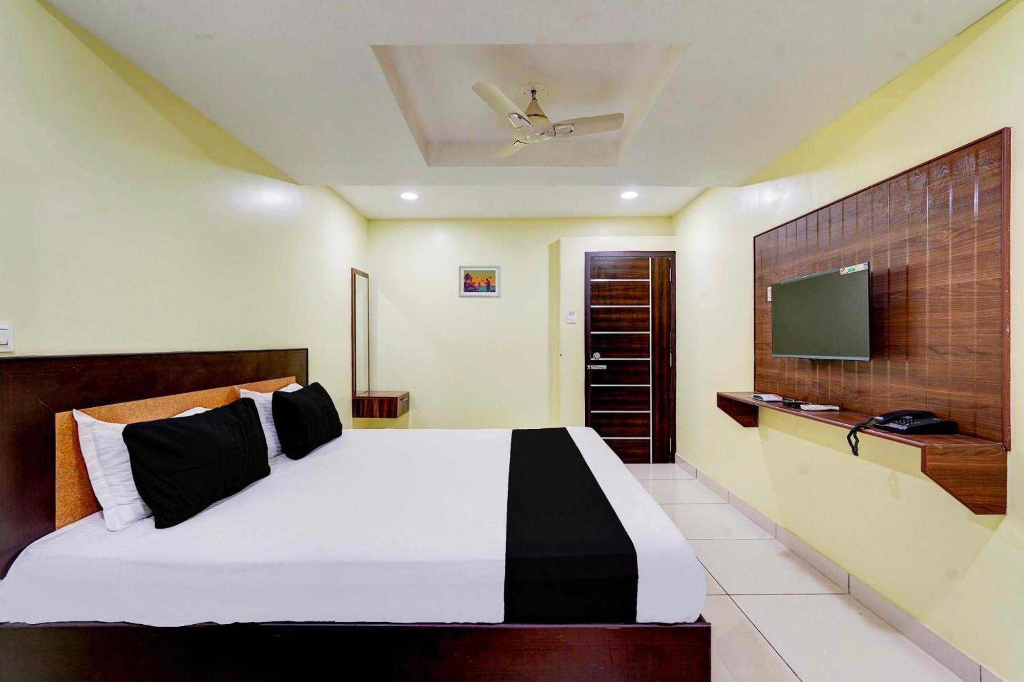 Super Hotel O Perungalathur Near Bus Stand Ченнаи Экстерьер фото