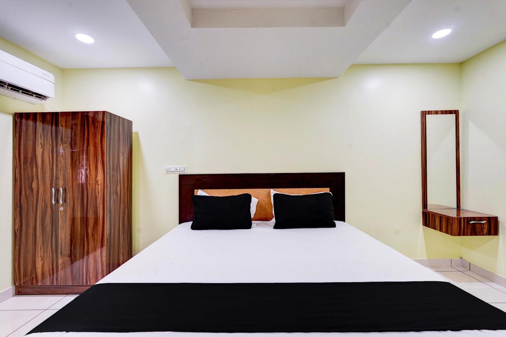Super Hotel O Perungalathur Near Bus Stand Ченнаи Экстерьер фото