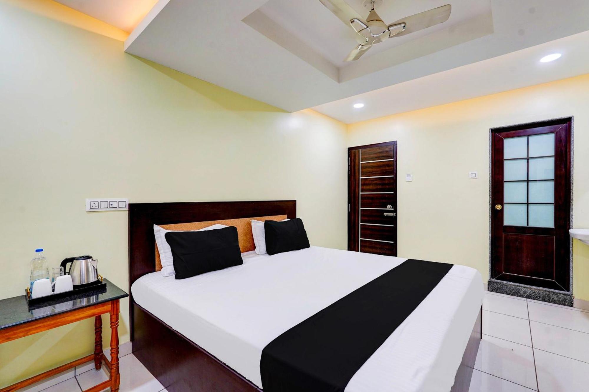 Super Hotel O Perungalathur Near Bus Stand Ченнаи Экстерьер фото
