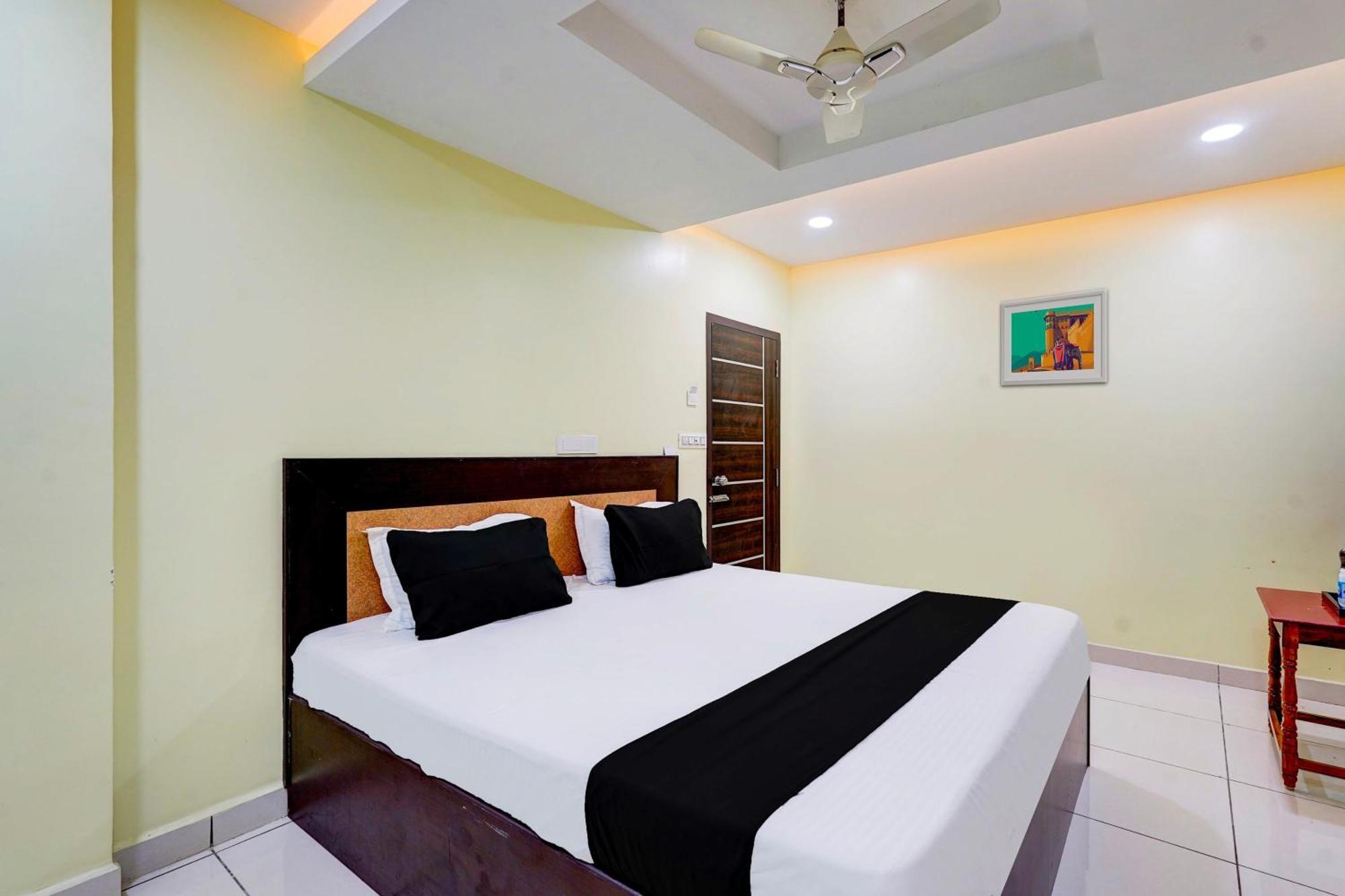 Super Hotel O Perungalathur Near Bus Stand Ченнаи Экстерьер фото
