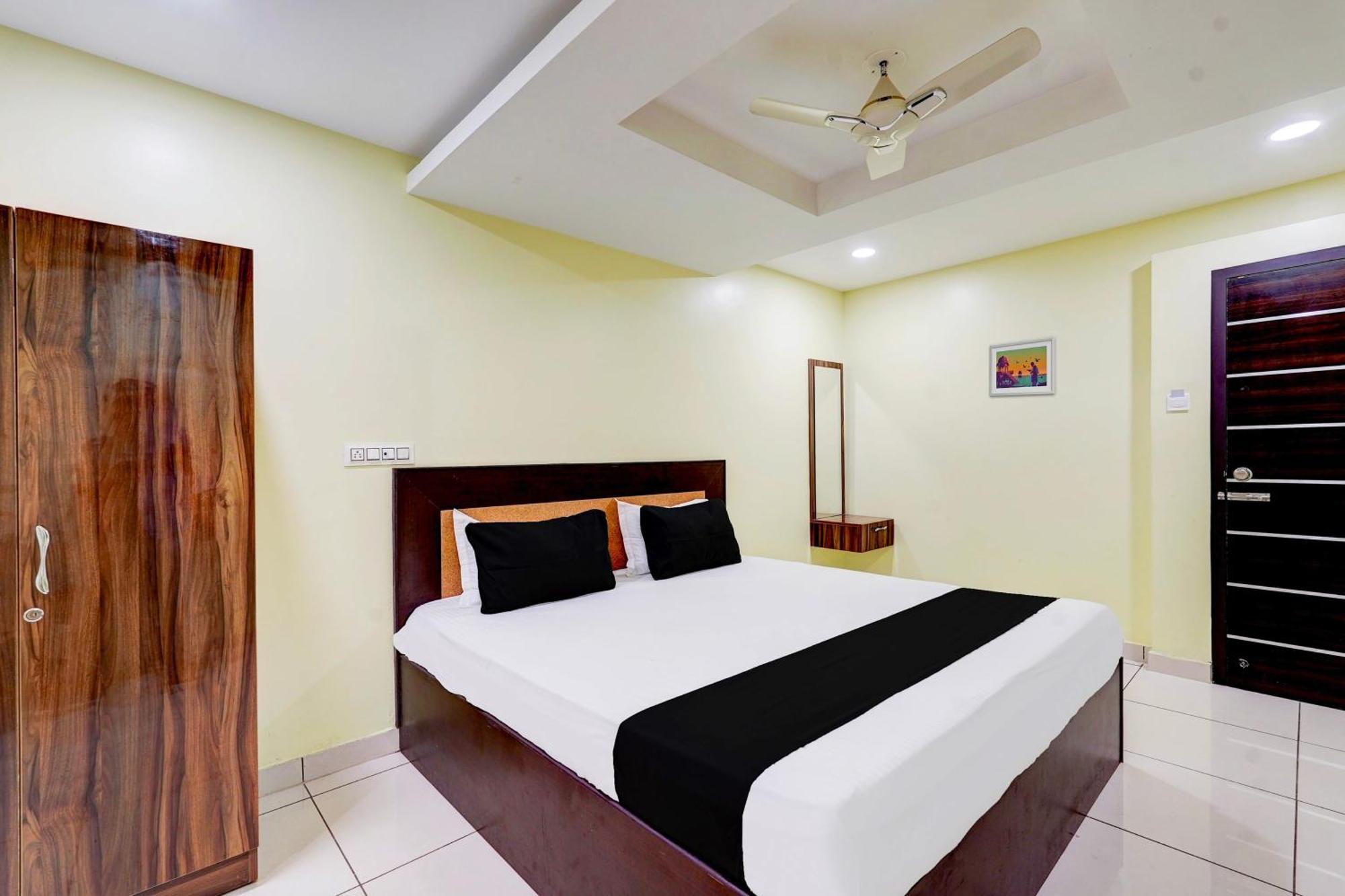 Super Hotel O Perungalathur Near Bus Stand Ченнаи Экстерьер фото